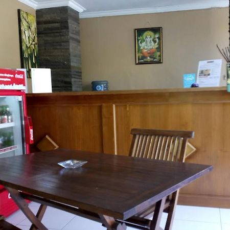 Oyo Flagship 91237 Ratu Guest House Kedunganan المظهر الخارجي الصورة