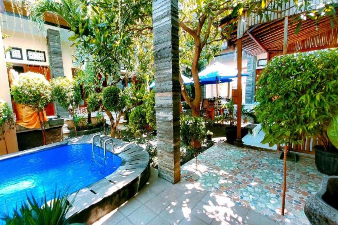 Oyo Flagship 91237 Ratu Guest House Kedunganan المظهر الخارجي الصورة