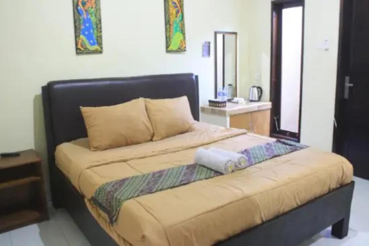 Oyo Flagship 91237 Ratu Guest House Kedunganan المظهر الخارجي الصورة